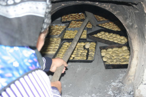 Kemenceavató és kenyérsütés a mándoki vendégházban