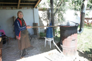 Szilvalekvárfőzés, Faluvégi Vendégház - Mándok